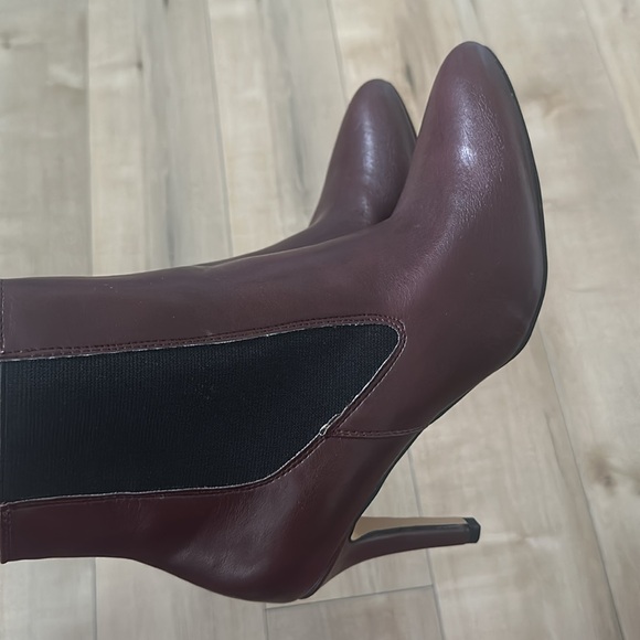 Boots - Picture 7 of 7